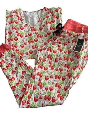 Mama Berry/Strawberry print Bamboo Pajamas Set-V neck short sleeve tee joggers S